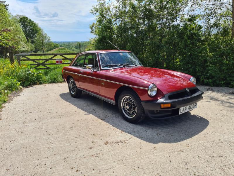 MGB GTV8