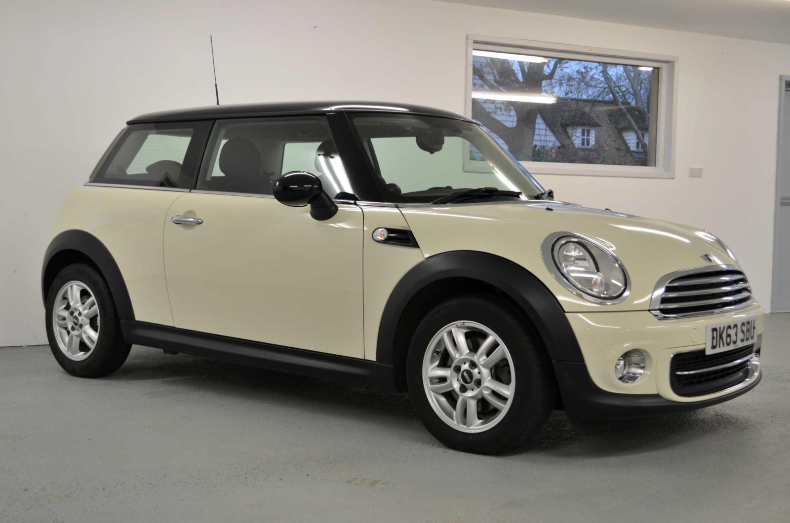 BMW Mini Cooper Hatchback (Pepper Pack) for sale Castle Classic Cars